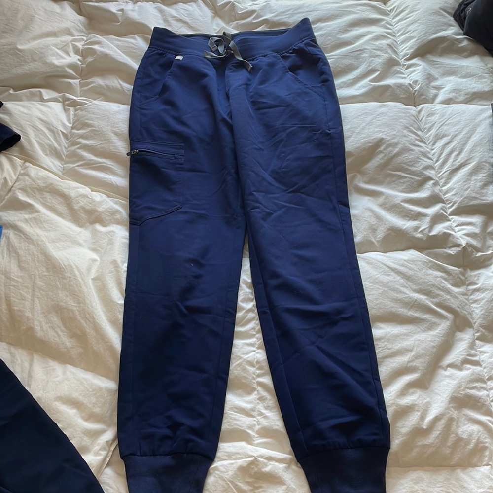 Fig scrub set jogger pant!